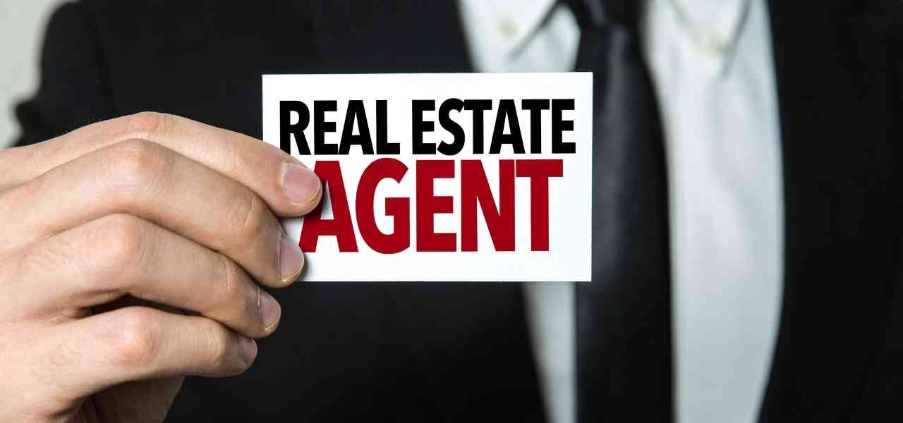 The Pros And Cons of Being a Real Estate Agent