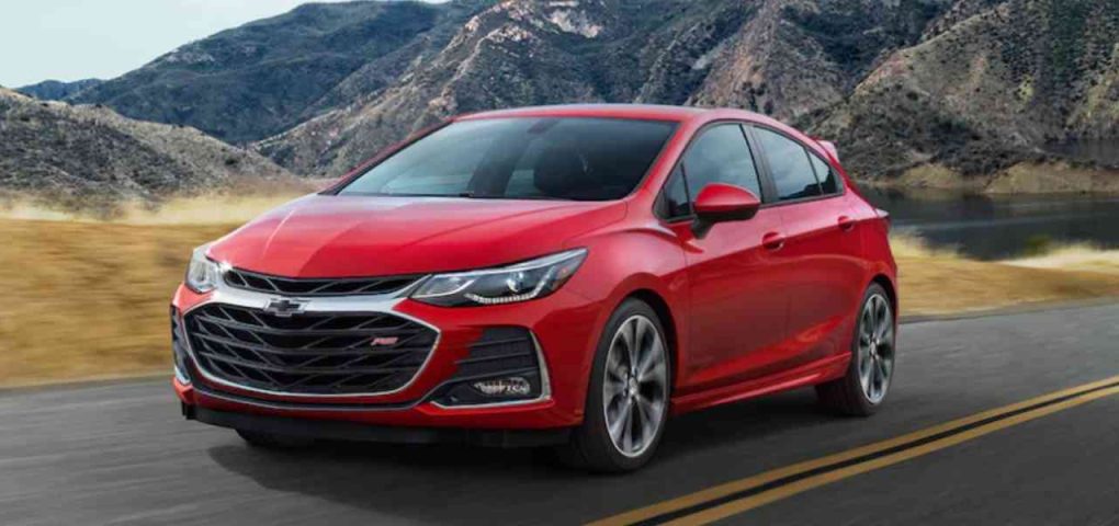 18 Best Cars for Real Estate Agents in 2022-chevloret cruze